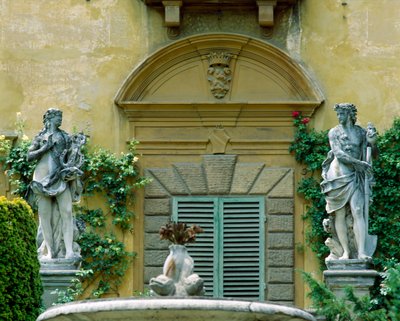 Südansicht der Villa la Pietra von Italian School