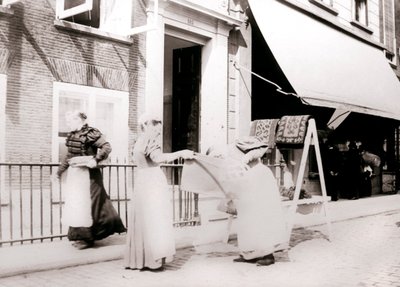 Frauen, Rotterdam, Niederlande von James Batkin