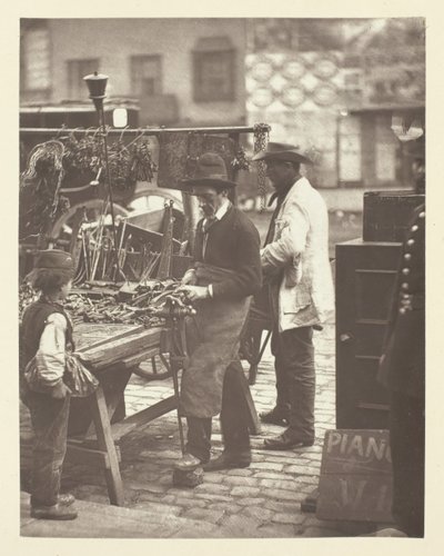 Der Straßen-Schlosser, 1881 von John Thomson