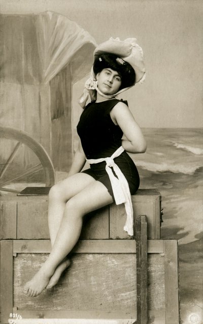 Frau im Badeanzug, ca. frühes 20. Jahrhundert von Alec Hunter