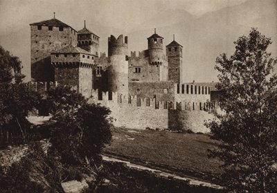 Italien: Castello Fenis, Aostatal von Kurt Hielscher