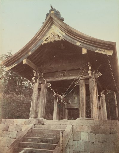 Sambutsude-Glocke, Nikko von Kusakabe Kimbei