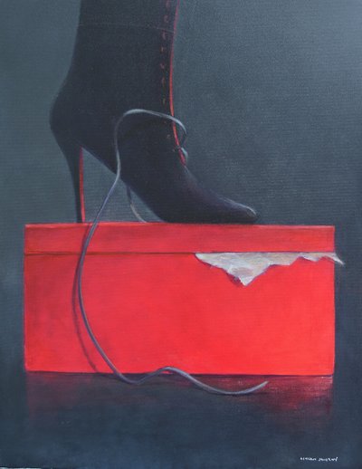 Stiefel auf einer roten Kiste von Lincoln Seligman