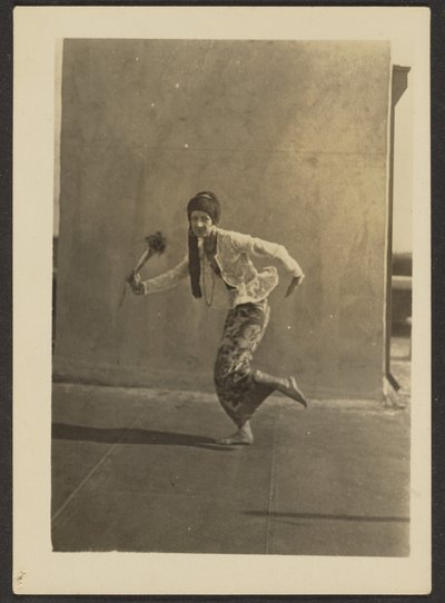 Tänzerin auf dem Dach von Louis Fleckenstein