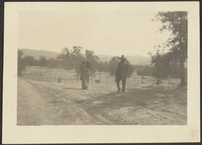 Figuren in ländlicher Landschaft von Louis Fleckenstein