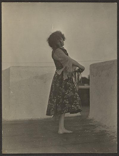 [Florence tanzt auf dem Dach] von Louis Fleckenstein