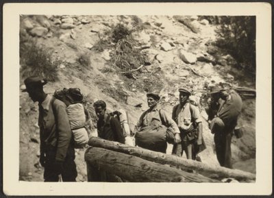 Gruppe von Männern beim Wandern von Louis Fleckenstein