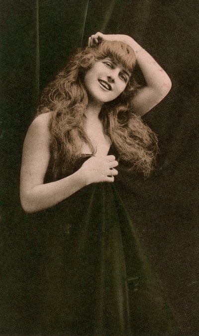 Frau von MACA
