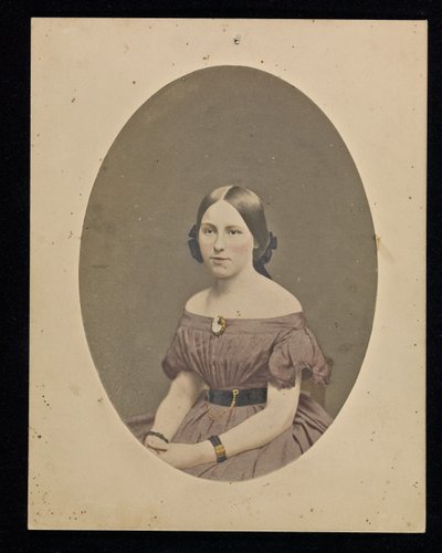 Porträt einer jungen Frau von M.A. Root