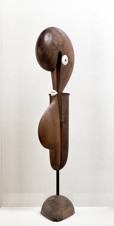 Groteske (Holzskulptur). von Oskar Schlemmer