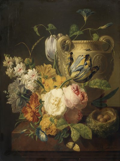 Blumen bei einer Steinvase von Peter Faes