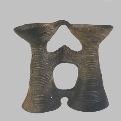 Binokularförmiges Gefäß, 4400-4200 v. Chr. von Prehistoric Russian Culture