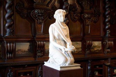 Verschleierte Vestalin von Raffaello Monti