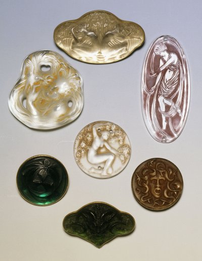 Verschiedene Glasbroschen, Siegel und Anhänger von Rene Jules Lalique