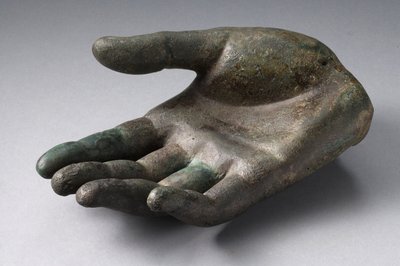 Hand (Bronze) von Roman