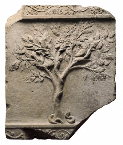 Baum, Vogel und eine Schlange, Relief von Roman