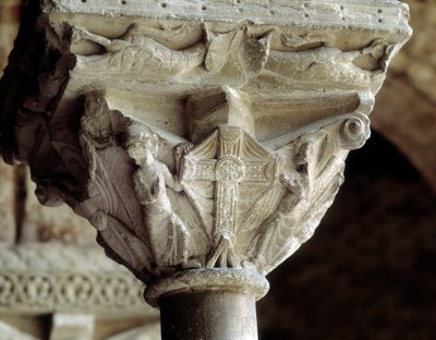 Kapital, das das glorreiche Kreuz darstellt von Romanesque