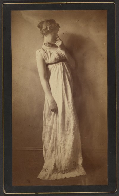 Frau in klassischem Kostüm von Thomas Eakins