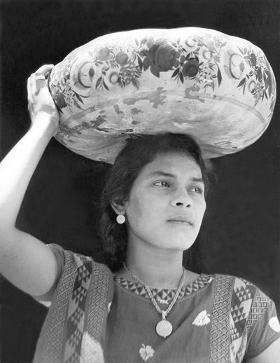 Frau in Tehuantepec, Mexiko, 1929 von Tina Modotti