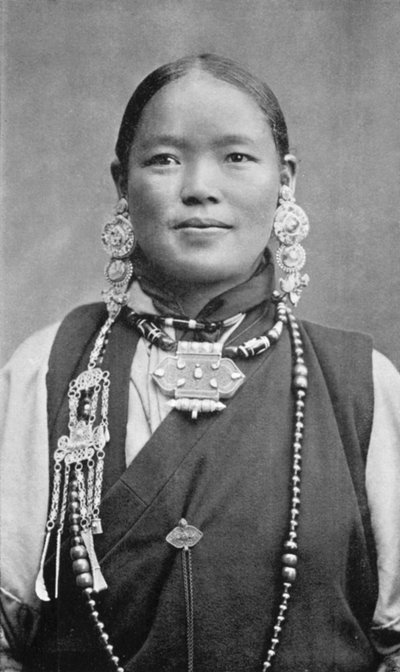 Eine Bhutia-Frau, um 1910 von Unbekannt