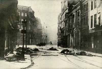 Eine Straße in Lille, 1919 von Unbekannt