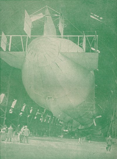 Ein Zeppelin zu Hause, um 1917-1919 von Unbekannt