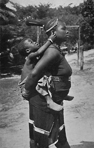 Eine Zulu-Frau und Kind, 1902 von Unbekannt