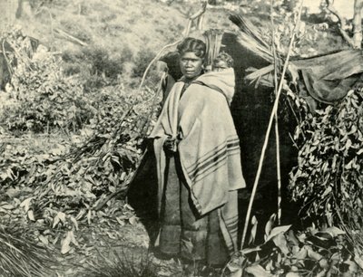 Aborigine-Frau mit Kind, 1901 von Unbekannt