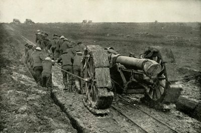 Ziehen der Kanonen zu neuen Vorstoßpositionen, 1919 von Unbekannt