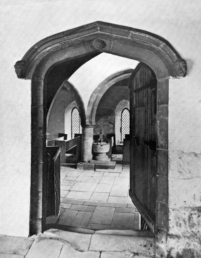 Eingang zur Kapelle, Haddon Hall, Derbyshire, 1924-1926 von Unbekannt