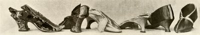 Gruppe von Pantoffeln 1735, 1770 und 1780, 1937 von Unbekannt