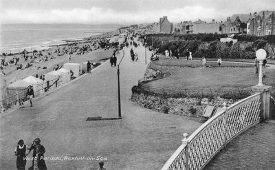 Urlauber auf der West Parade, Bexhill-on-Sea, East Sussex, ca. 1900er-1920er von Unbekannt