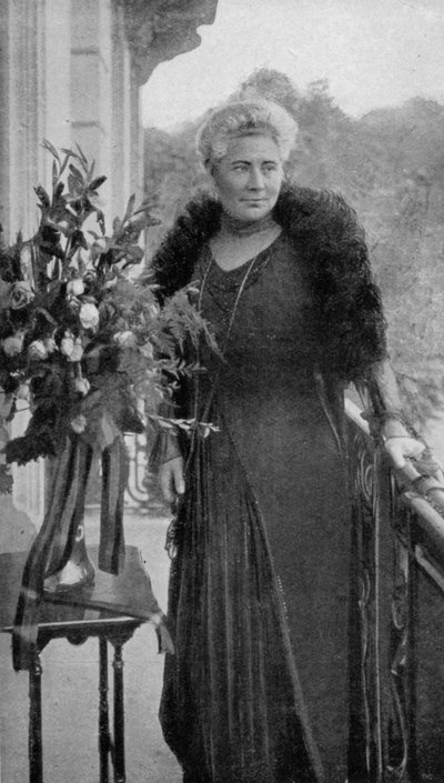 Madame Carton de Wiart, 1915 von Unbekannt