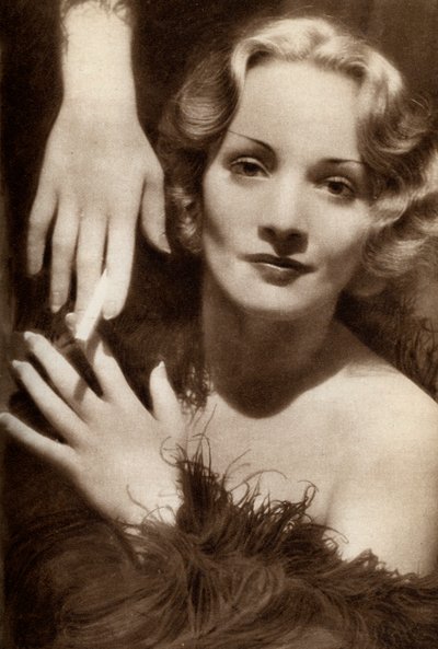 Marlene Dietrich, deutsch-amerikanische Schauspielerin, 1933 von Unbekannt