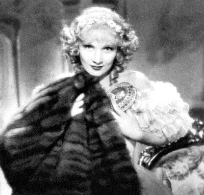 Marlene Dietrich, deutsch-amerikanische Schauspielerin, 1934-1935 von Unbekannt