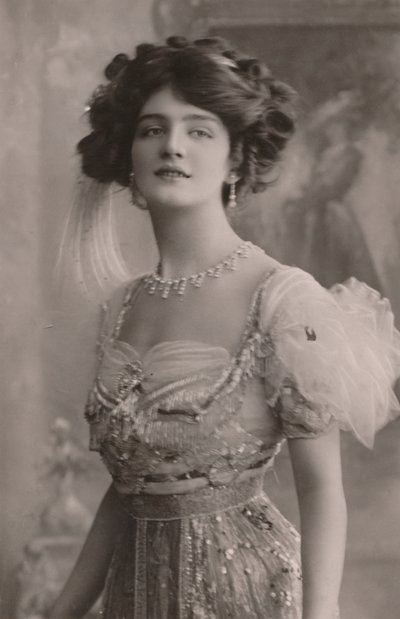 Miss Lily Elsie, 1886-1962, Die lustige Witwe, ca. 1930 von Unbekannt