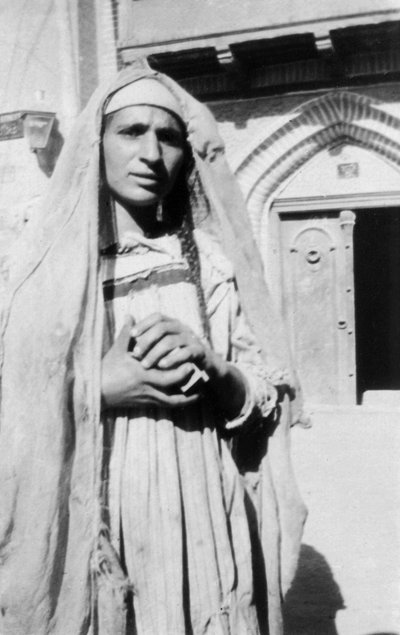Persische Frau, 1917-1919 von Unbekannt