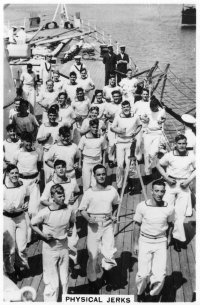 Körperübungen an Bord der HMS Devonshire, 1937 von Unbekannt