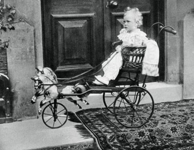 Prinz Albert Windsor im Alter von einem Jahr, um 1896 von Unbekannt