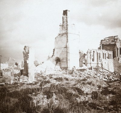 Zerstörte Kirche, Chauny, Nordfrankreich, um 1914-1918 von Unbekannt