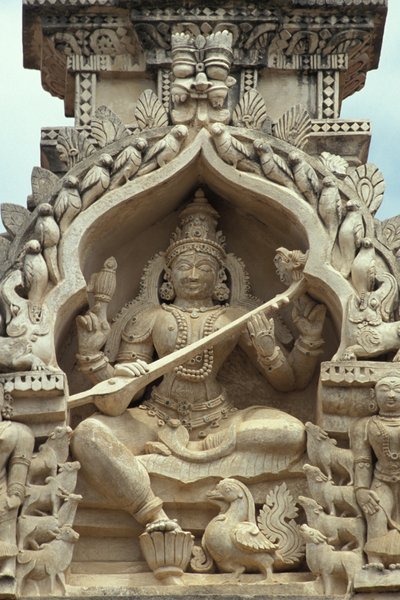Skulptur der hinduistischen Göttin Sarasvati, Belur, Indien von Unbekannt