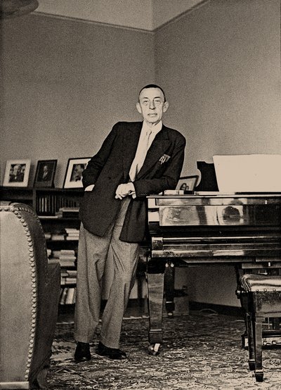 Sergei Rachmaninoff in der Villa Senar, 1939 von Unbekannt