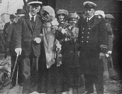 Sir Squire Bancroft und Madame Sarah Bernhardt, um 1925 von Unbekannt