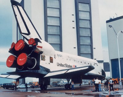 Space Shuttle Columbia auf der Erde, 1980er Jahre von Unbekannt
