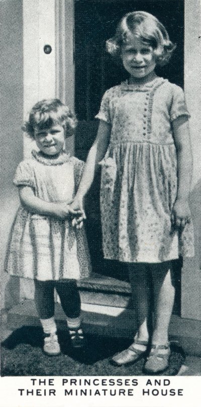 Die Prinzessinnen und ihr Miniaturhaus, um 1932 1937 von Unbekannt
