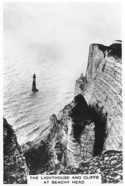 Der Leuchtturm und die Klippen bei Beachy Head, 1936 von Unbekannt