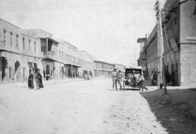 Die Hauptstraße von Mosul, Irak, ca. 1910er Jahre von Unbekannt