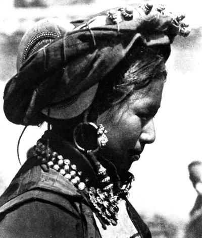 Tibetische Frau, 1938 von Unbekannt