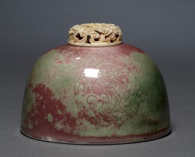 Wasserkrug mit Elfenbein Deckel, 1662-1722 von Unbekannt