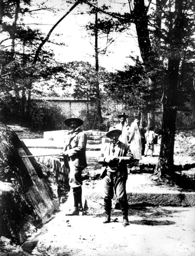 Westliche Besucher in Korea, 1900 von Unbekannt